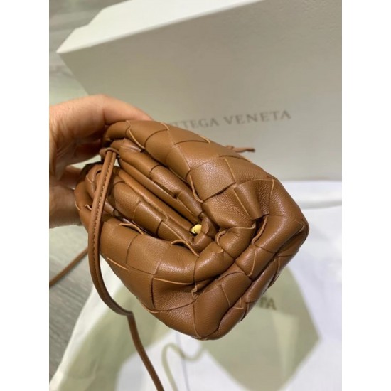 Bottega Veneta Mini Pouch In Caramel Intrecciato Lambskin