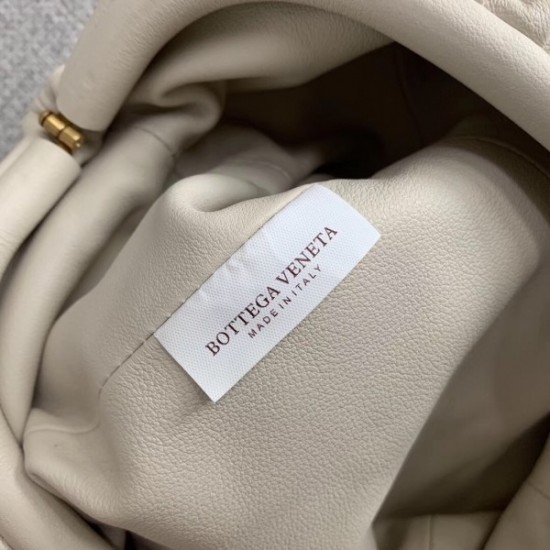 Bottega Veneta Pouch Mini Bag In White Calfskin