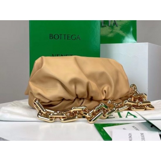 Bottega Veneta The Chain Pouch Bag In Beige Calfskin