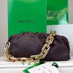 Bottega Veneta The Chain Pouch Bag In Grape Calfskin