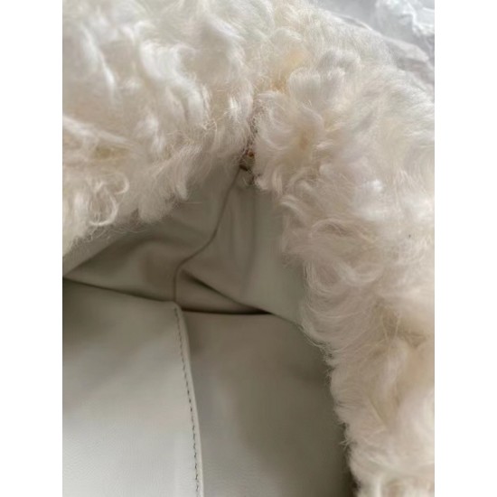 Bottega Veneta The Chain Pouch In White Shearling