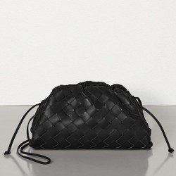 Bottega Veneta The Pouch 20 Clutch In Black Intrecciato Lambskin