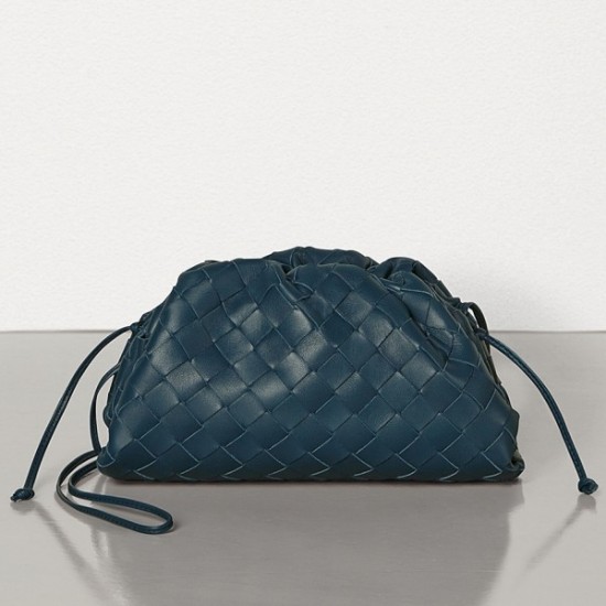 Bottega Veneta The Pouch 20 Clutch In Dark Blue Intrecciato Lambskin