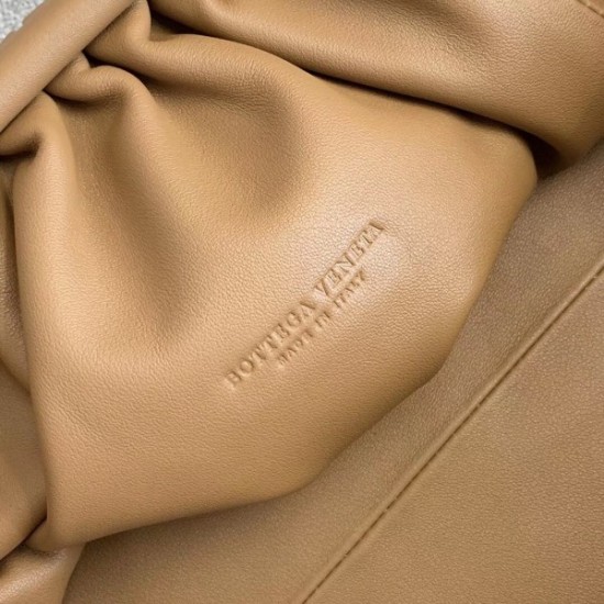 Bottega Veneta The Pouch Clutch In Camel Calfskin