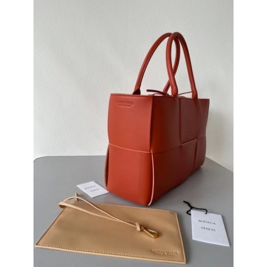 Bottega Veneta Arco Medium Tote In Maple Intrecciato Lambskin