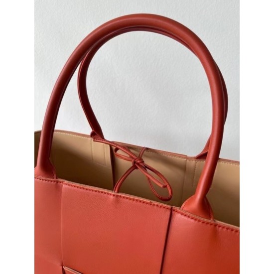 Bottega Veneta Arco Medium Tote In Maple Intrecciato Lambskin