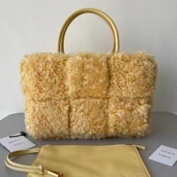 Bottega Veneta Arco Tote In Beige Intrecciato Shearling