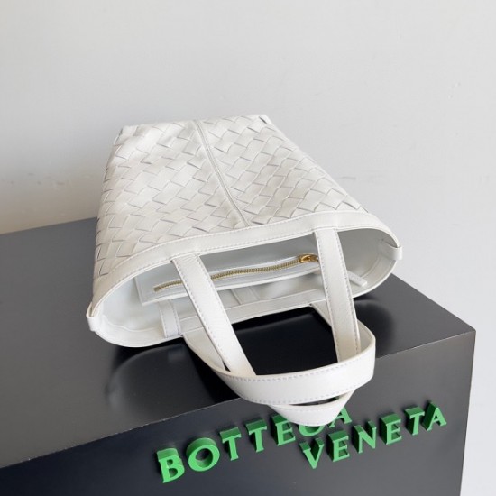 Bottega Veneta Small Flip Flap Bag in White Intrecciato Lambskin