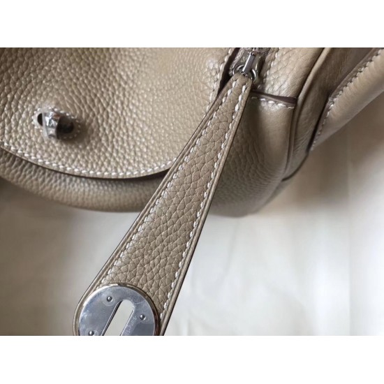 Hermes Lindy 26cm Bag In Gris Tourterelle Clemence Leather