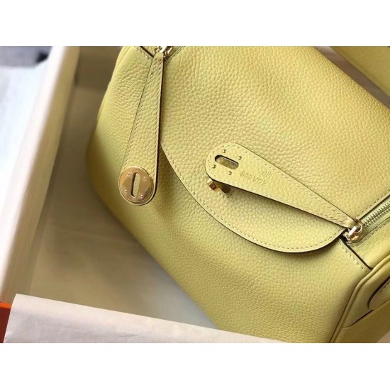 Hermes Lindy 26cm Bag In Beton Jaune Poussin Clemence Leather