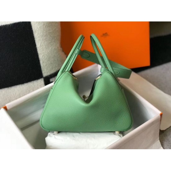 Hermes Lindy 26cm Bag In Vert Criquet Clemence Leather