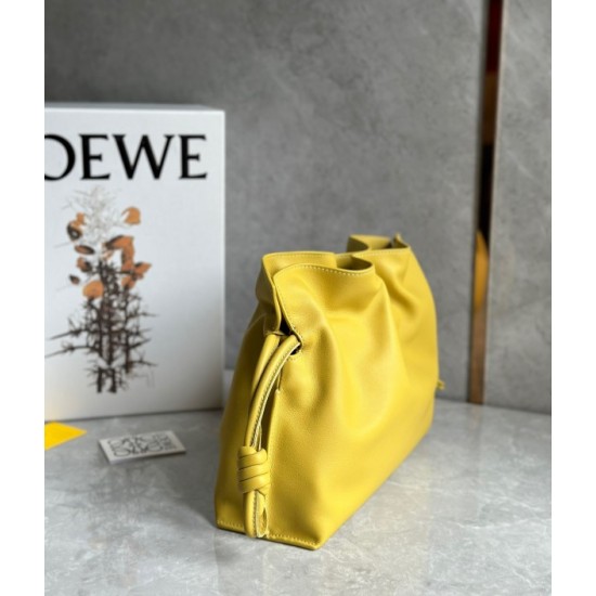 Loewe Flamenco Clutch Bag In Pale Yellow Leather