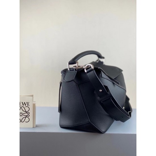 Loewe Large Puzzle Bag In Black Grained Leather