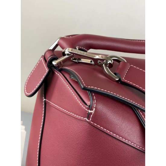 Loewe Large Puzzle Bag In Bordeaux Calfskin