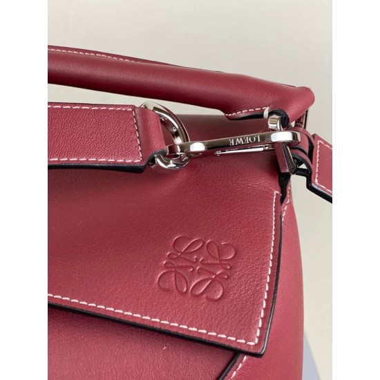 Loewe Large Puzzle Bag In Bordeaux Calfskin