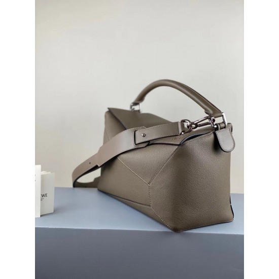 Loewe Large Puzzle Bag In Khaki Grained Leather