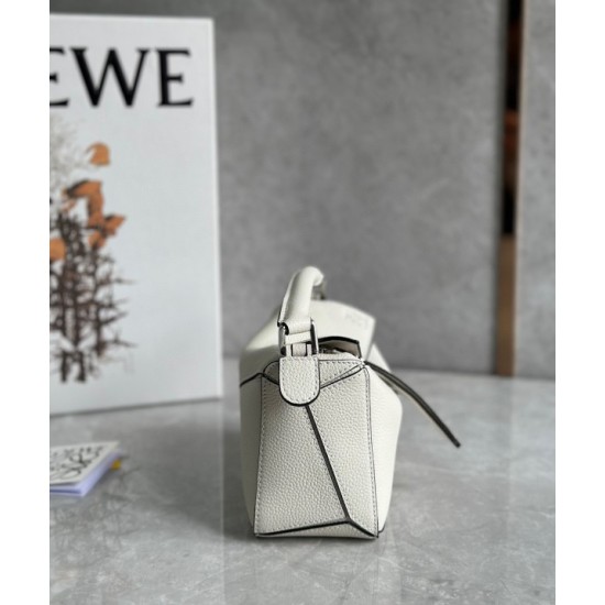 Loewe Puzzle Mini Bag In White Grained Calfskin 