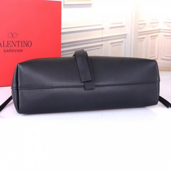 Valentino Medium VRing Chain Bag In Black Grainy Calfskin