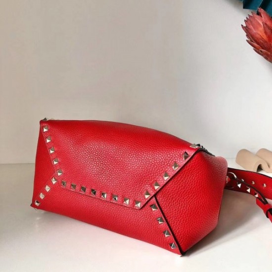 Valentino Small Rockstud Bucket Bag In Red Grained Calfskin