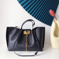 Valentino Vlogo Escape Medium Shopper In Black Grainy Calfskin