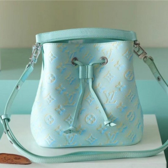 Louis Vuitton m46269 green néonoébb bucket bag