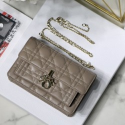 Dior m7001l chain bag flap bag