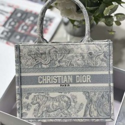 Dior m1286 book tote