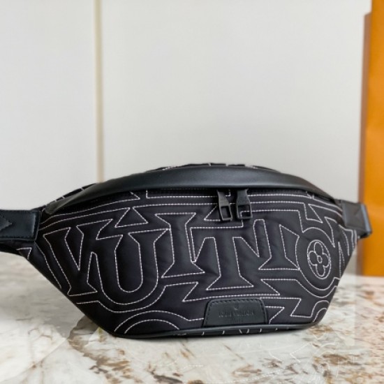 Louis Vuitton black discovery waist bag