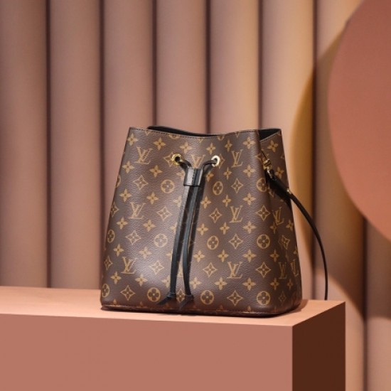 Louis Vuitton M44020 Black NéOnoé Bucket Bag